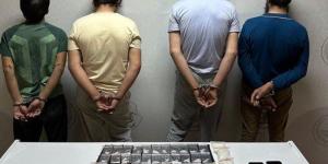 القبض على 4 أشخاص لترويجهم كمية من مادة الميثامفيتامين المخدر بالمدينة المنورة - بلس 48