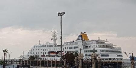 ميناء
غرب
بورسعيد
يستقبل
السفينة
السياحية
M.S
HAMBURG - بلس 48