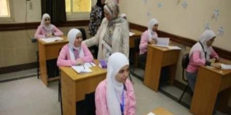 بحد أدنى 260 درجة.. بدء التقديم بمدرسة التمريض باللاهون للبنين بالفيوم غدًا - بلس 48