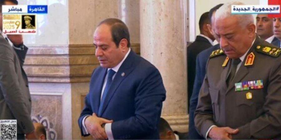 الرئيس
      السيسي
      يؤدي
      صلاة
      الجمعة
      بمسجد
      المشير
      طنطاوي..
      بث
      مباشر - بلس 48