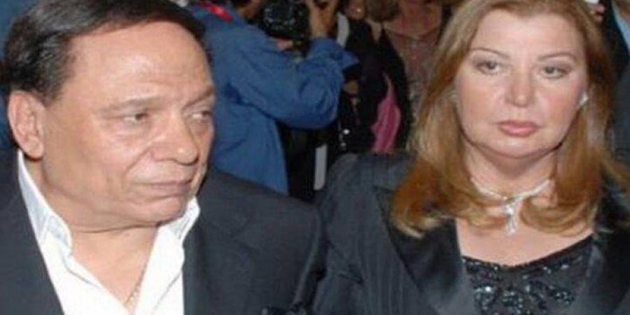 ظهور نادر لـ زوجة عادل إمام في حفل زفاف حفيدها - بلس 48