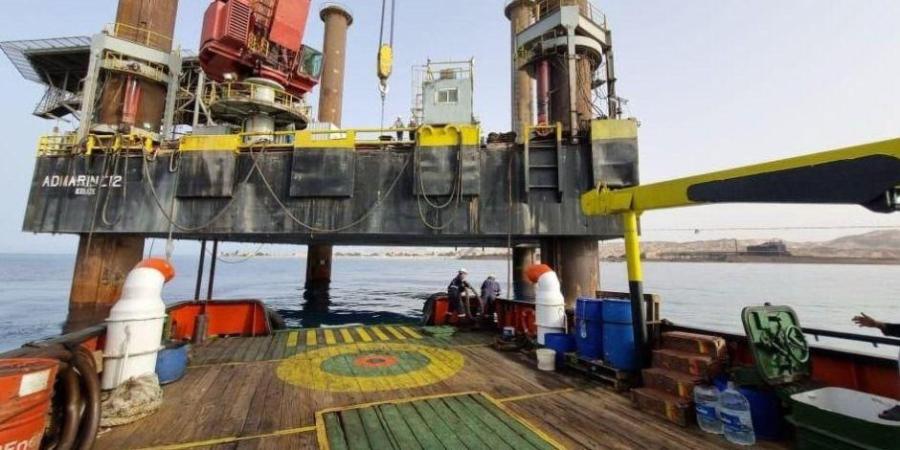 خروج 4 مصابين من المستشفى في حادث غرق البارجة «أدمارين 12» والبحث عن المفقودين الثلاثة مستمر - بلس 48