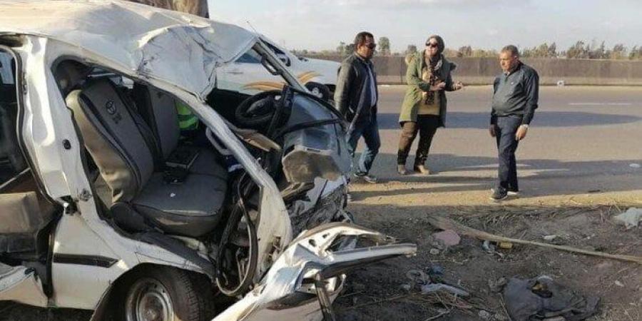 إصابة 10 أشخاص في حادث انقلاب ميكروباص بطريق الفيوم الصحراوي - بلس 48