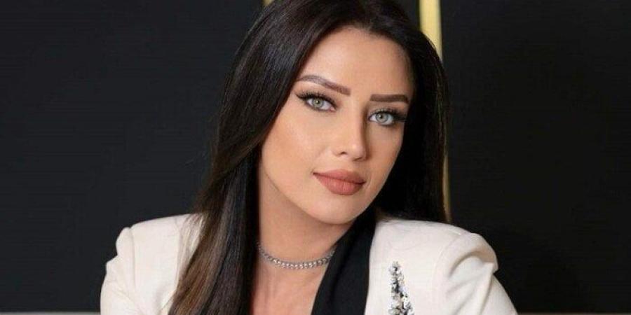 رضوى الشربيني تتضامن مع منى الشاذلي في أزمة سرقة اللوحات - بلس 48
